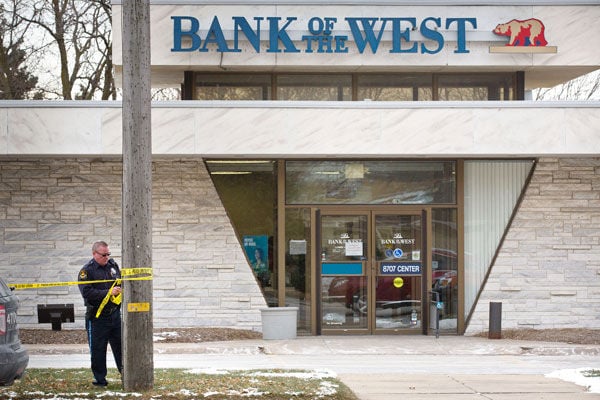 UPDATE: Omaha Police release photos from bank robbery at Bank of the West