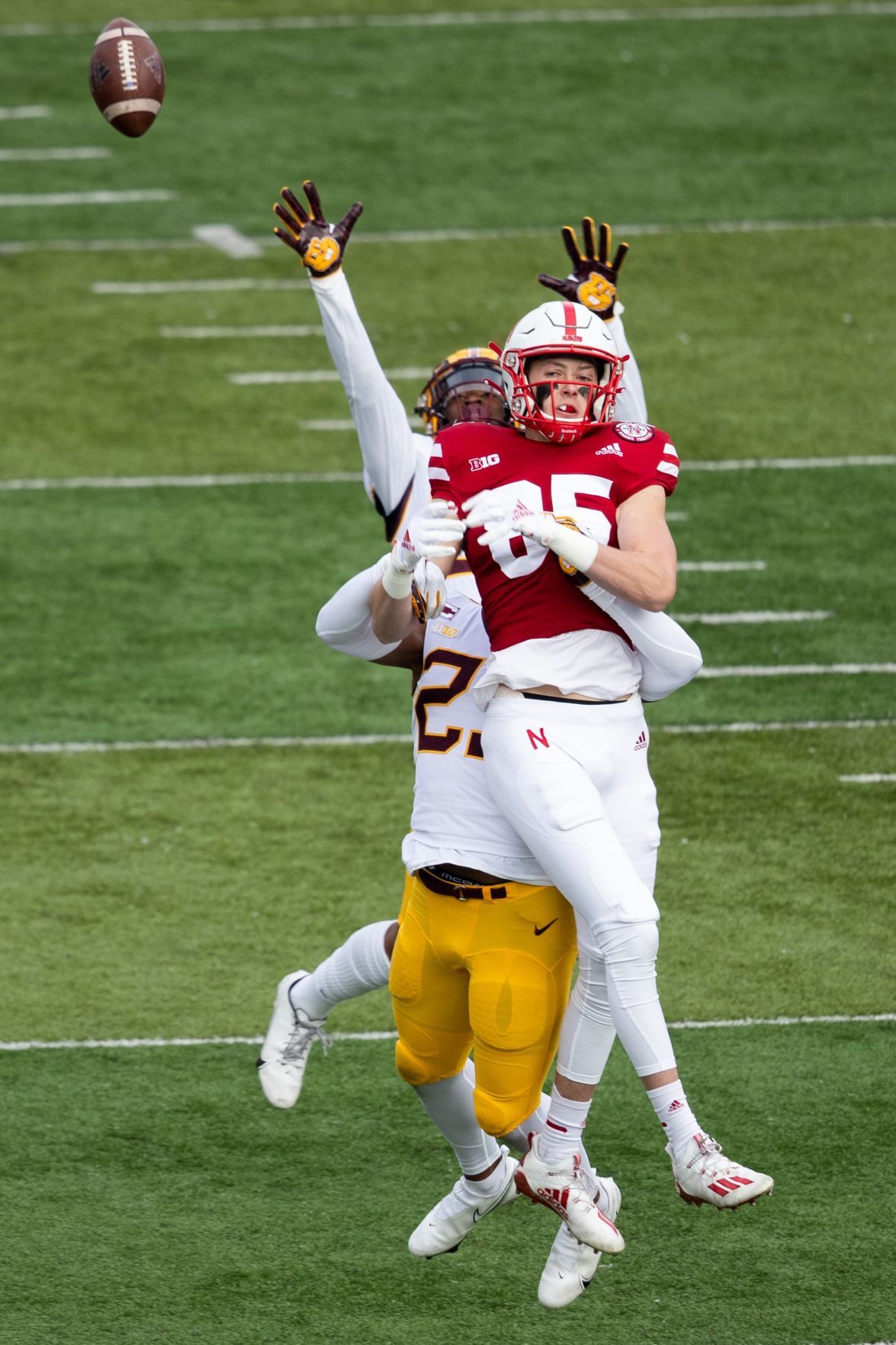 Husker CB Cam Taylor-Britt ejected for targeting against Minnesota