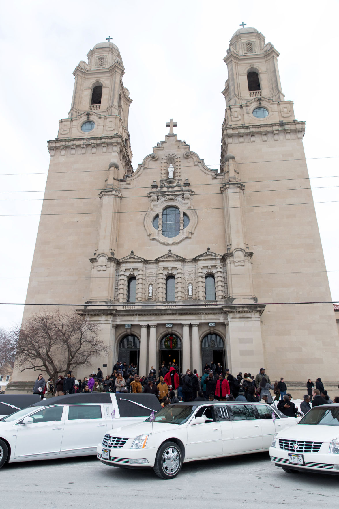 1,000 family members, friends fill church for funeral service honoring