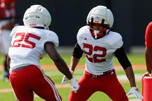 081126-owh-spo-huskerfb-nf-01