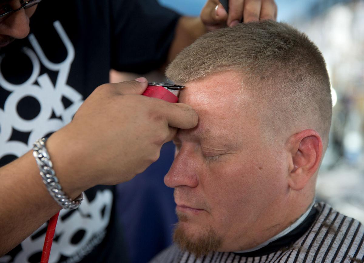 Barbers Beauticians Give Free Haircuts To The Homeless
