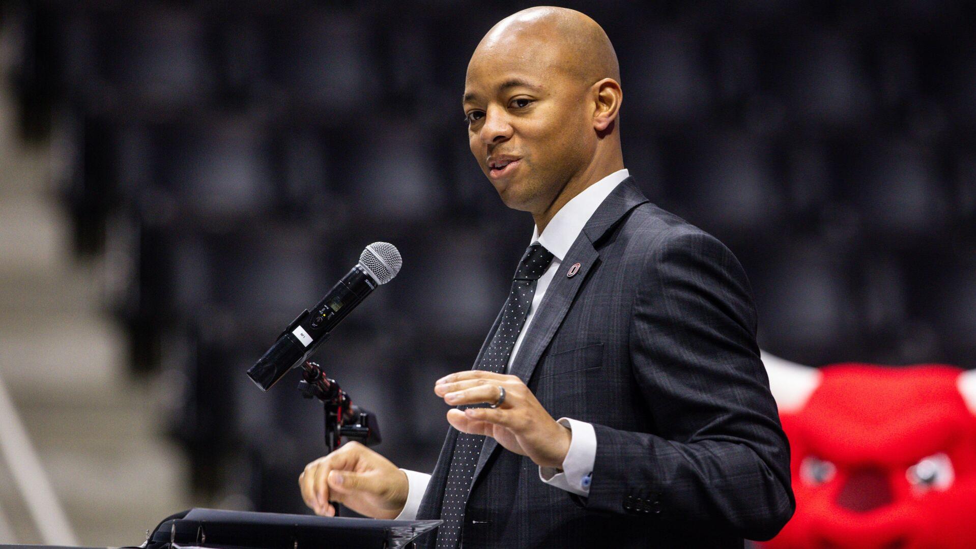 Shatel: Adrian Dowell is eyeing UNO's next frontier — men's basketball