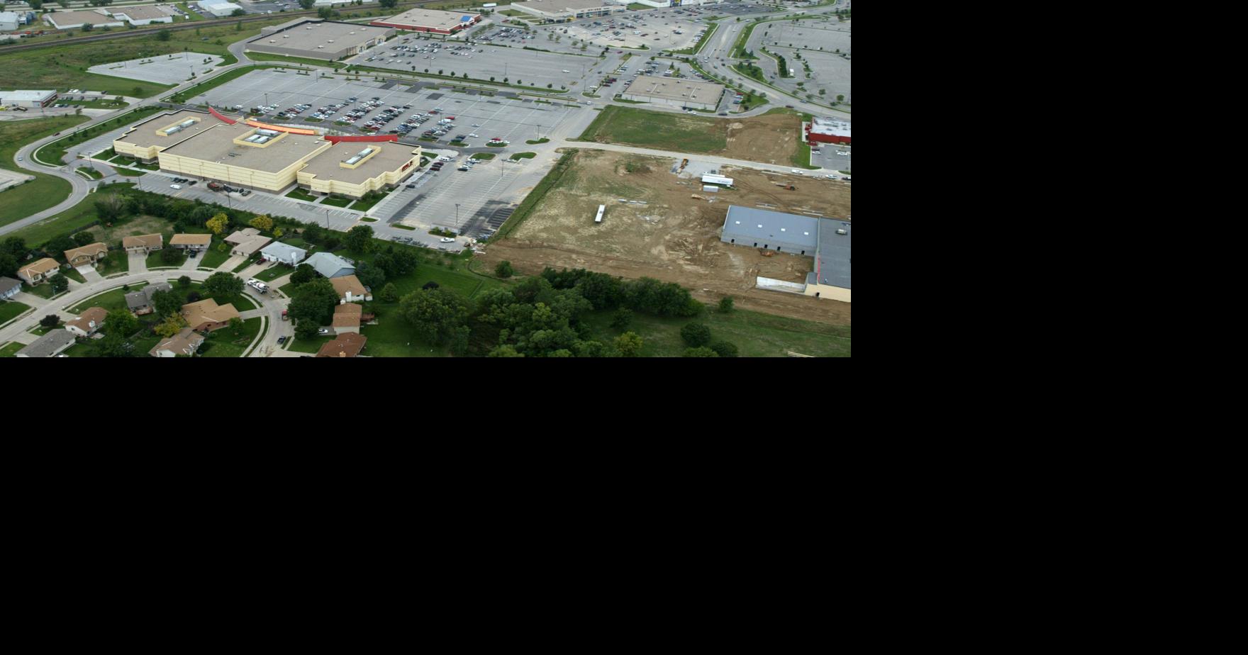 Omaha’s AMC Oakview movie theater closes permanently