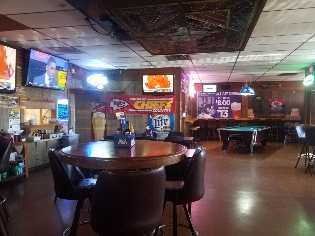 Nightlife Review Pat And Mike S Has Chiefs Games Cheap Tacos And Arcade Classics Entertainment Omaha Com