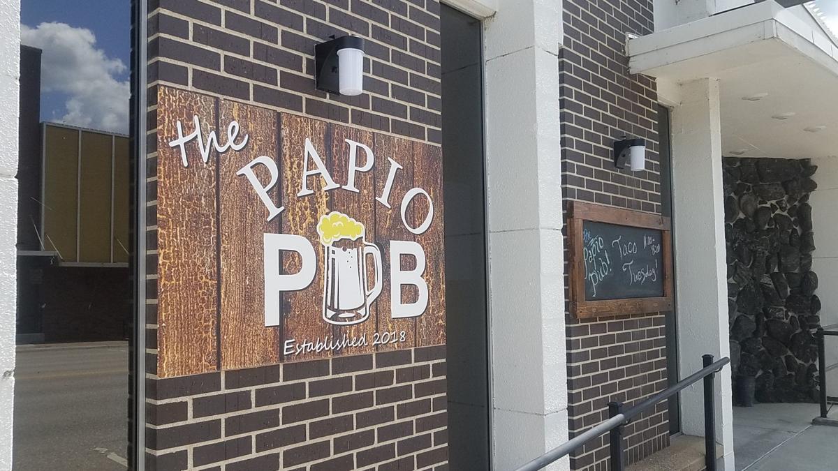 Nightlife Review Chalkboard Tabletops Are A Big Draw At Family Friendly Papio Pub Entertainment Omaha Com