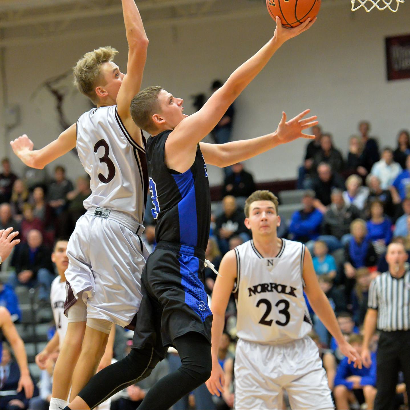 Pospisil Omaha Creighton Prep Keeps A Tight Grasp On Top Spot