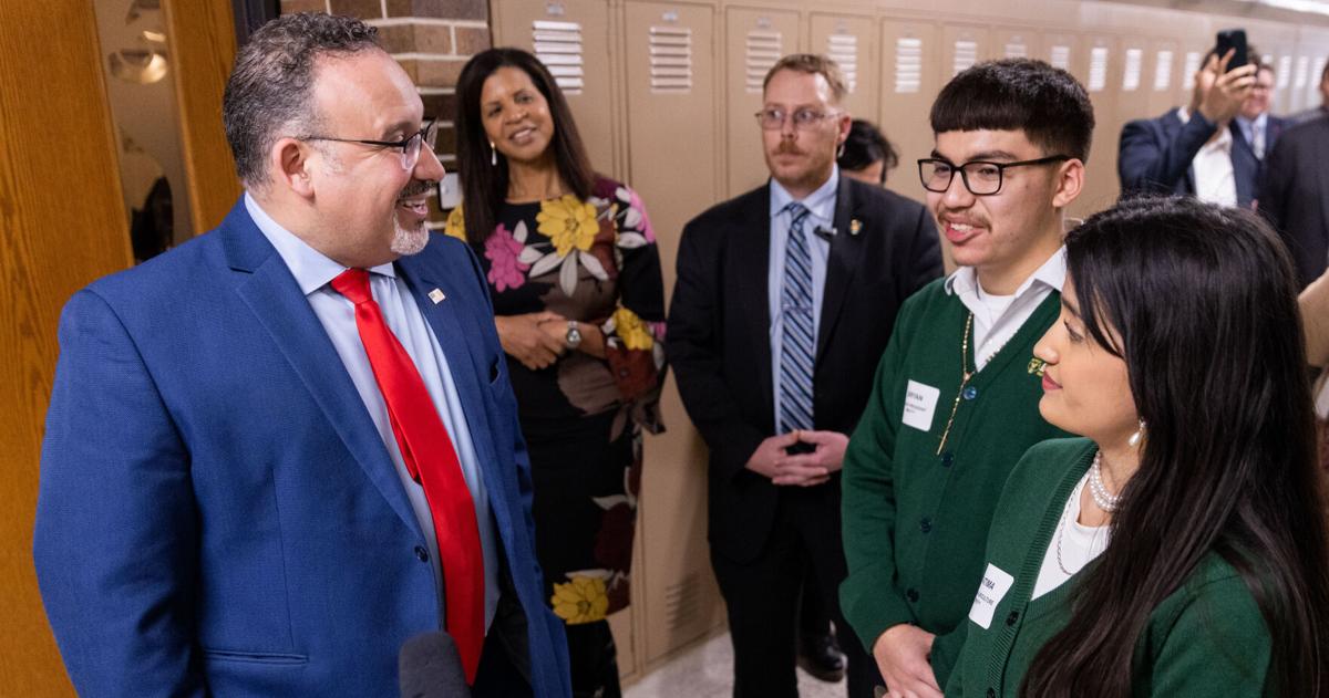 Photos U.S. Secretary of Education visits Omaha Bryan High School