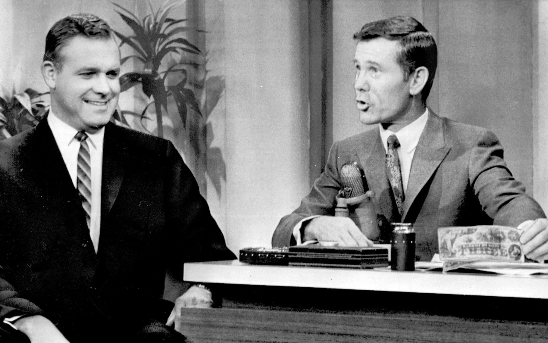 Was johnny discount carson a republican