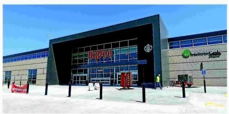 Gretna Hy-Vee will be largest, most modern