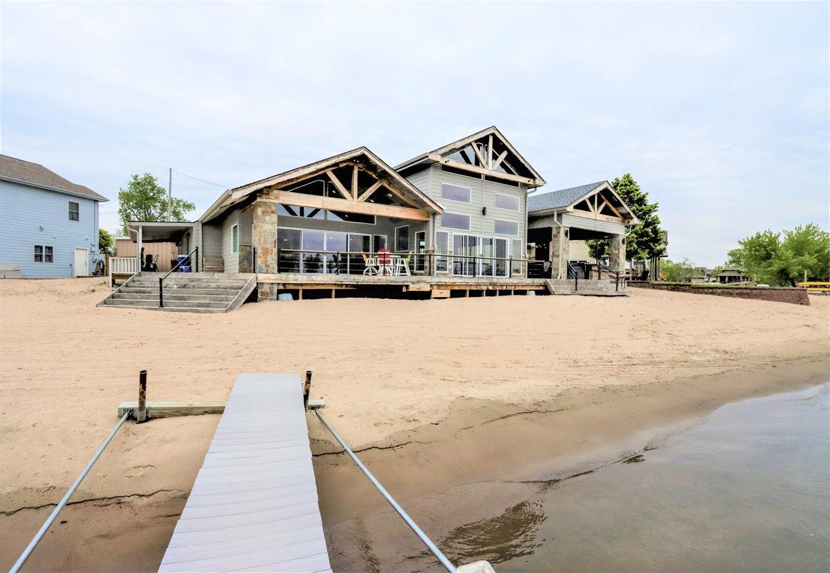 Beachfront_4948.jpg