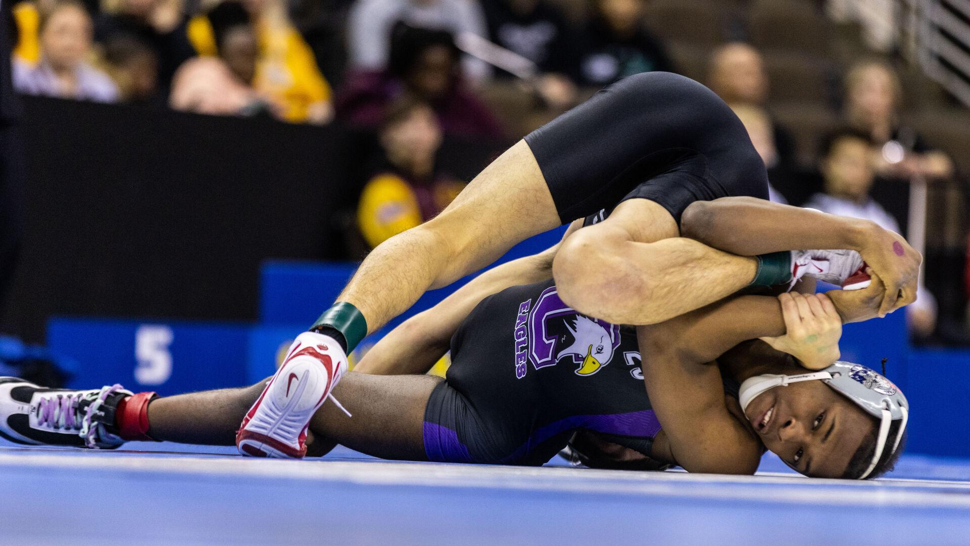 What's new, old this Nebraska high school wrestling season