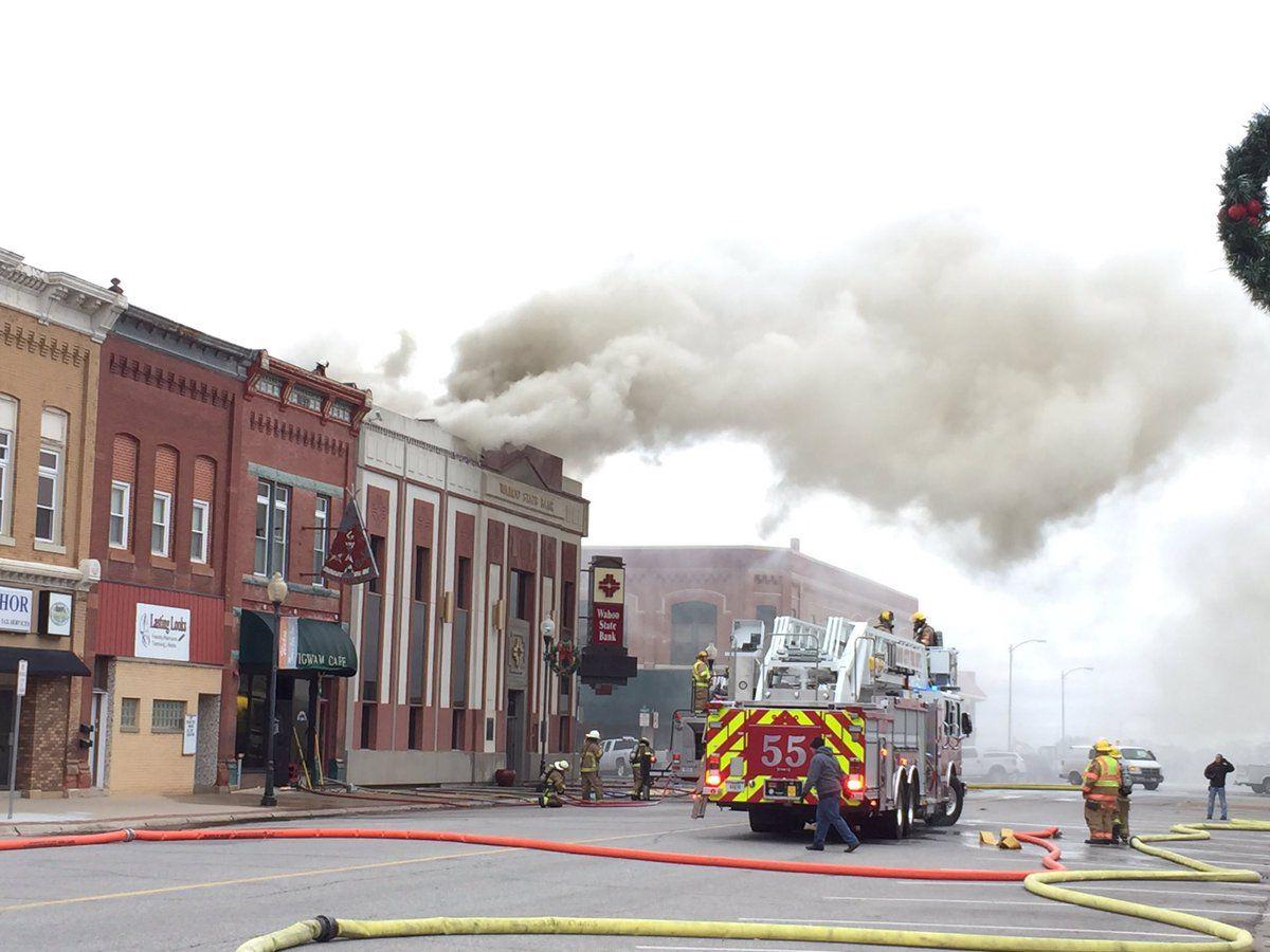 Fire official says halogen lamp caused blaze at Wahoo bank; building likely is lost State and