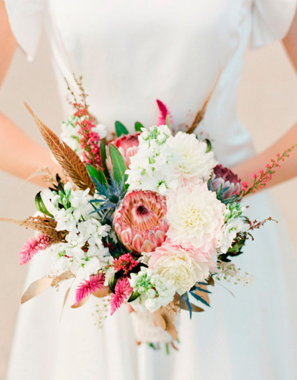 Flowers // Small bouquets | Wedding Essentials | omaha.com