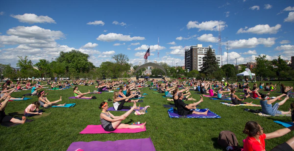 Yoga Rocks The Park Returns To Midtown Crossing With Free Late Summer Classes Fitness Omaha Com