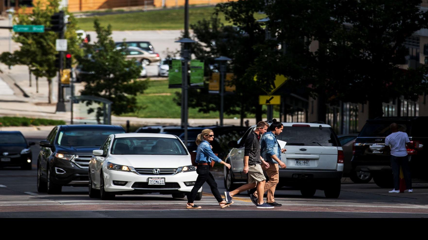 Pay Attention Pedestrians And Drivers Can T Be Distracted Safety Expert Says Local News Omaha Com