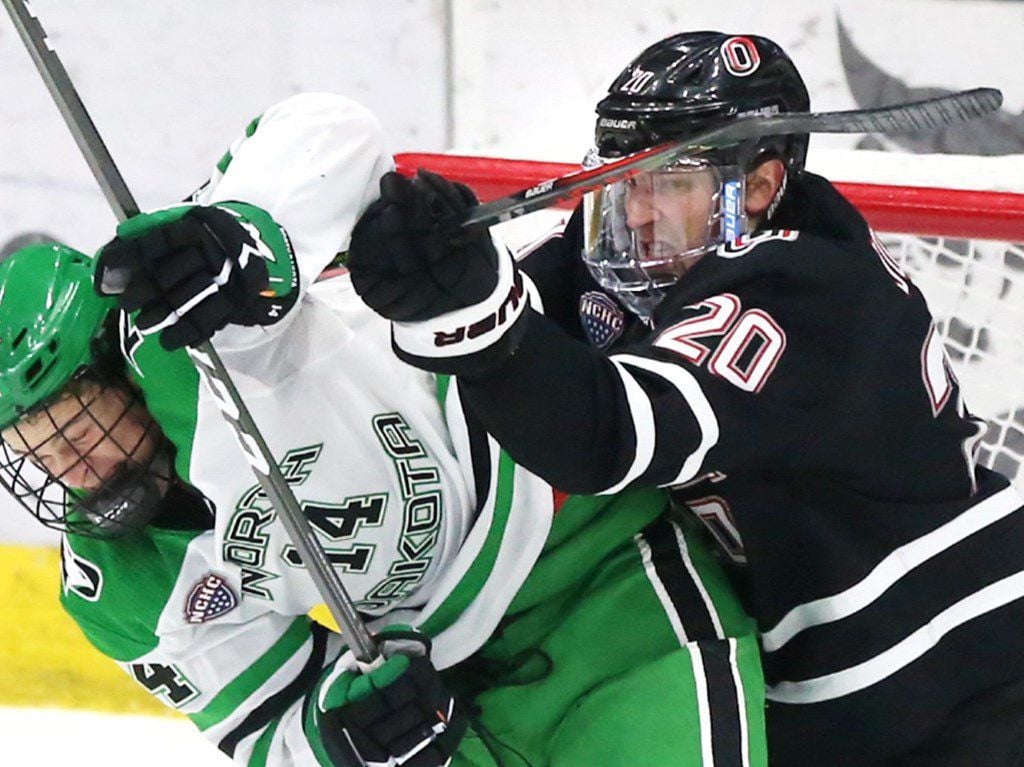 No. 14 Mavericks Grab NCHC Point Behind Three 3rd Period Goals to