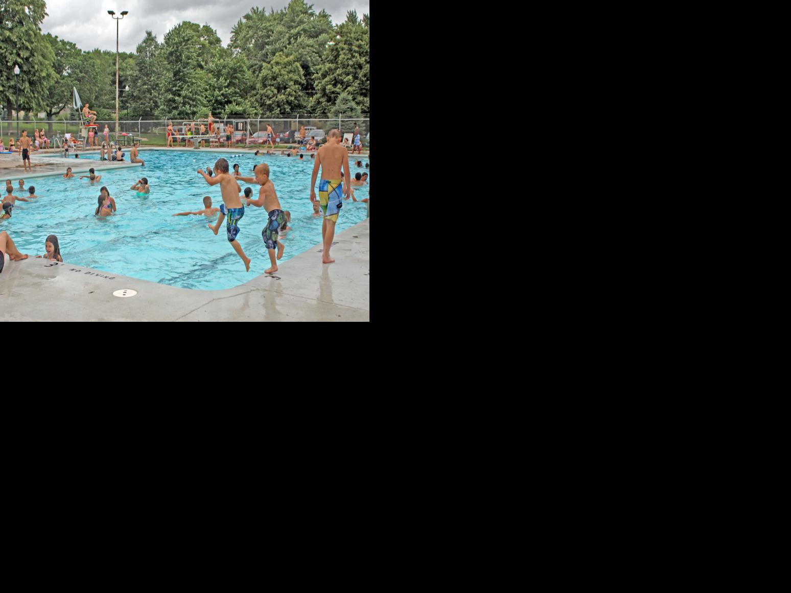 Water parks and public pools near Omaha Sports