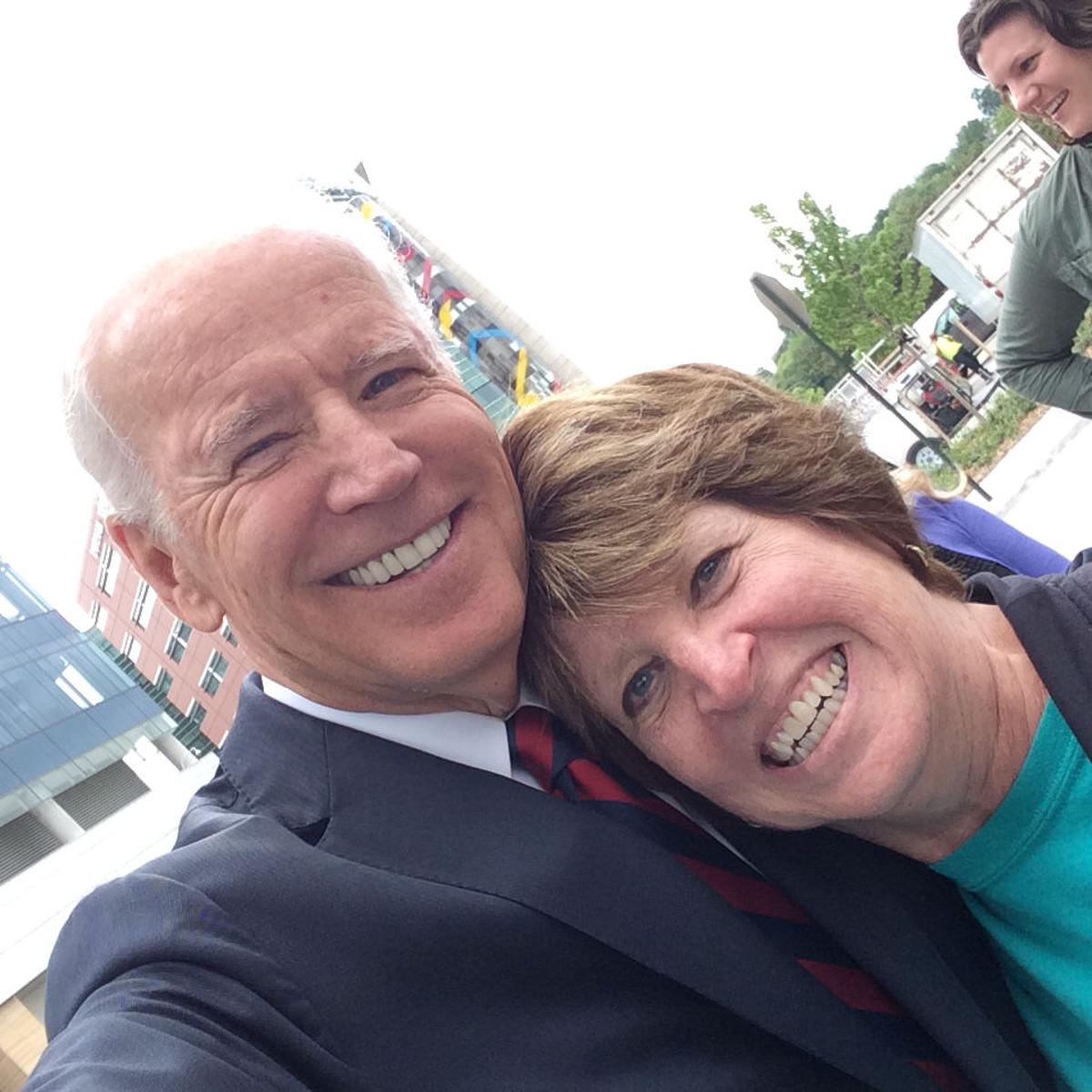 Grace Joe Biden Is Up For Hugs Kisses Selfies With Lab Scientists And Even Calls A Staffer S Mom Health Omaha Com