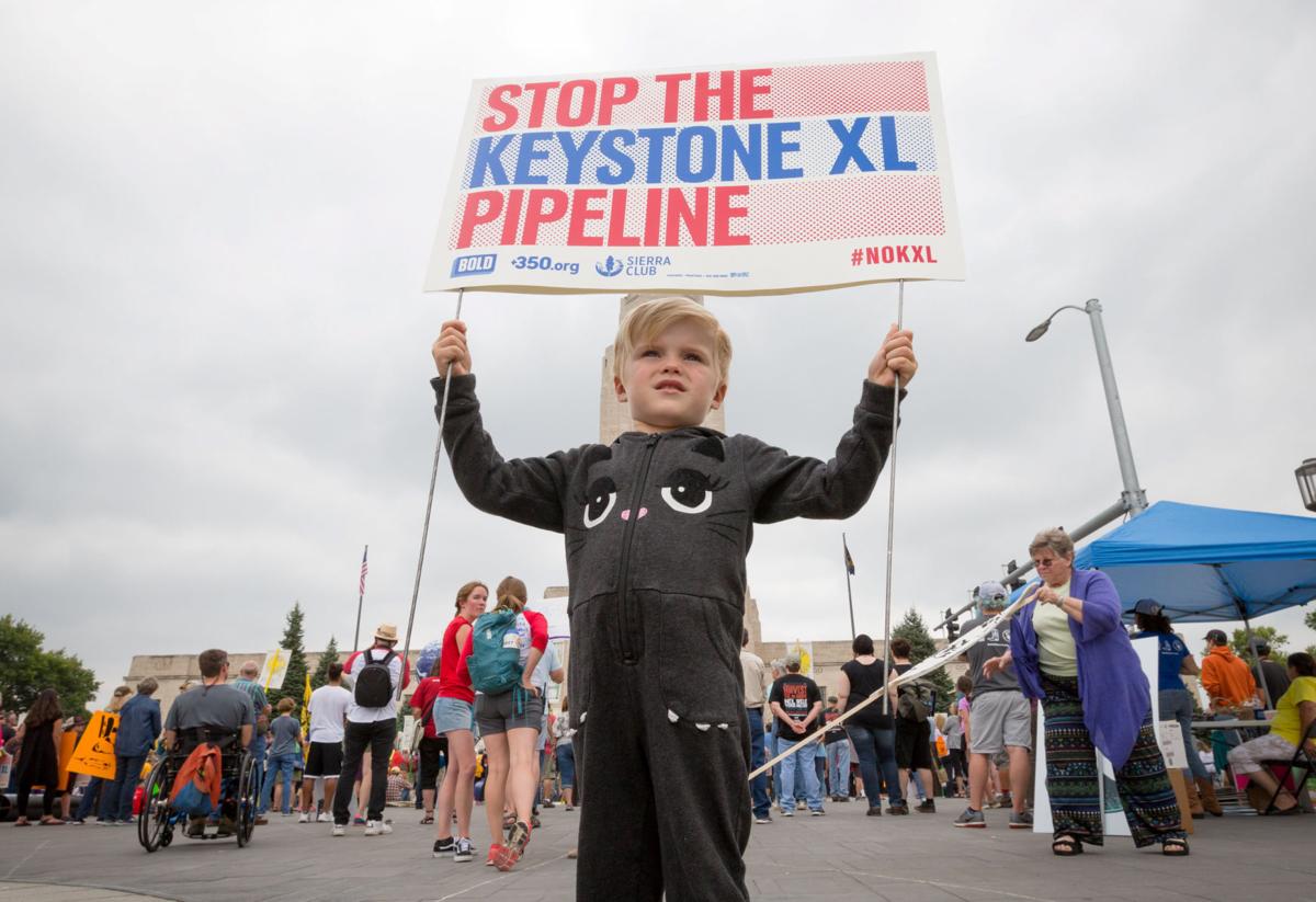Keystone Xl Foes Rally In Lincoln Ahead Of Hearings On Pipeline Route State And Regional News Omaha Com