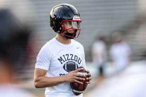 060926-owh-spo-milsouthpractice-cm-03.JPG