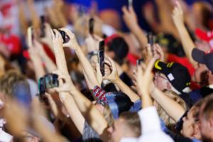 100526-owh-new-potusvisit-nf-65.JPG