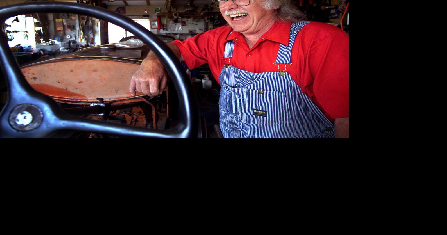 With humor, tall tales and postcards, Roger Welsch aired his love for