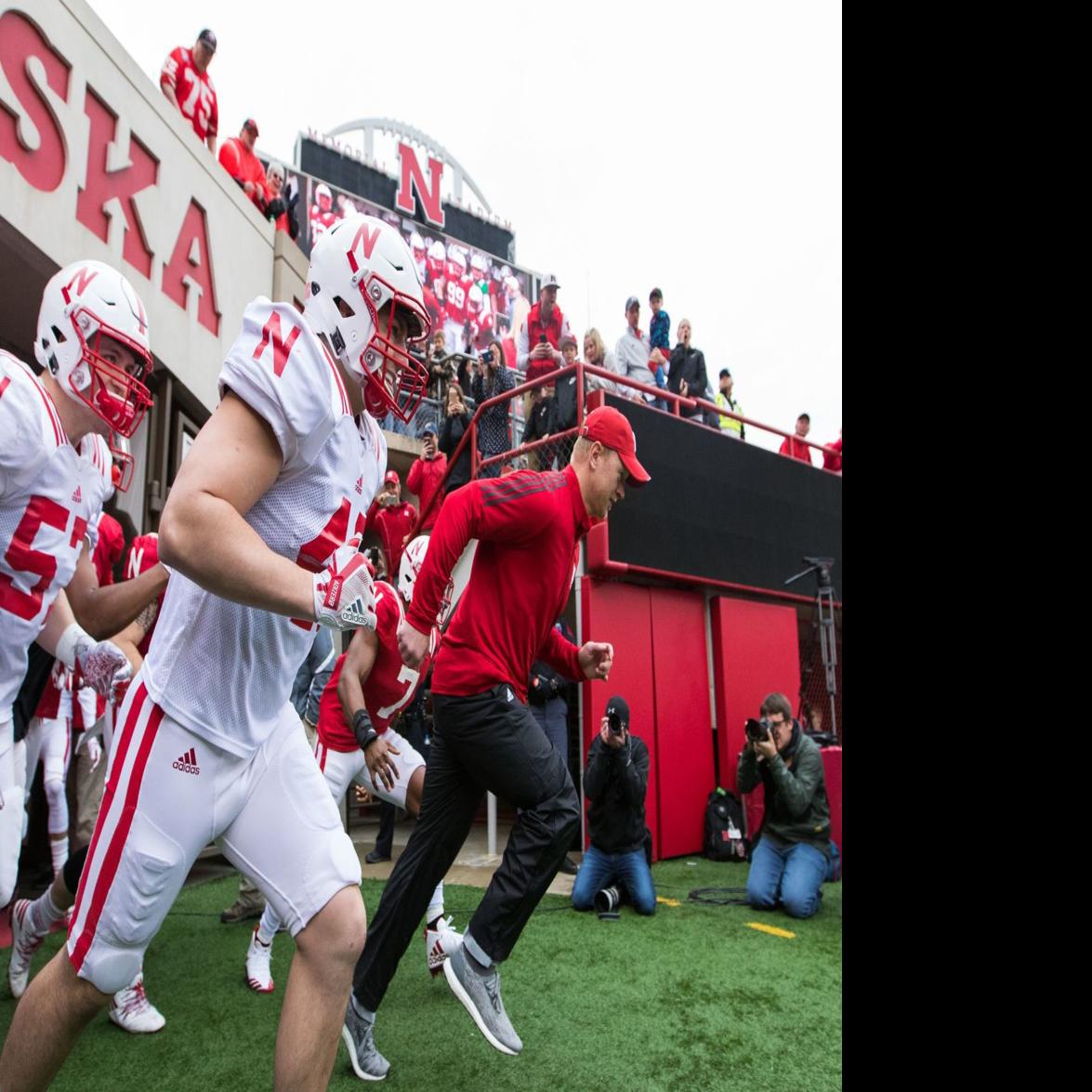 Shatel Huskers Using A Different Tunnel Walk Song Is A Sirius