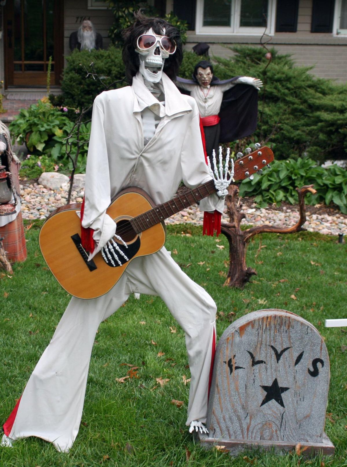 Tourek Embraces Halloween Tradition Ralston Recorder Omaha Com