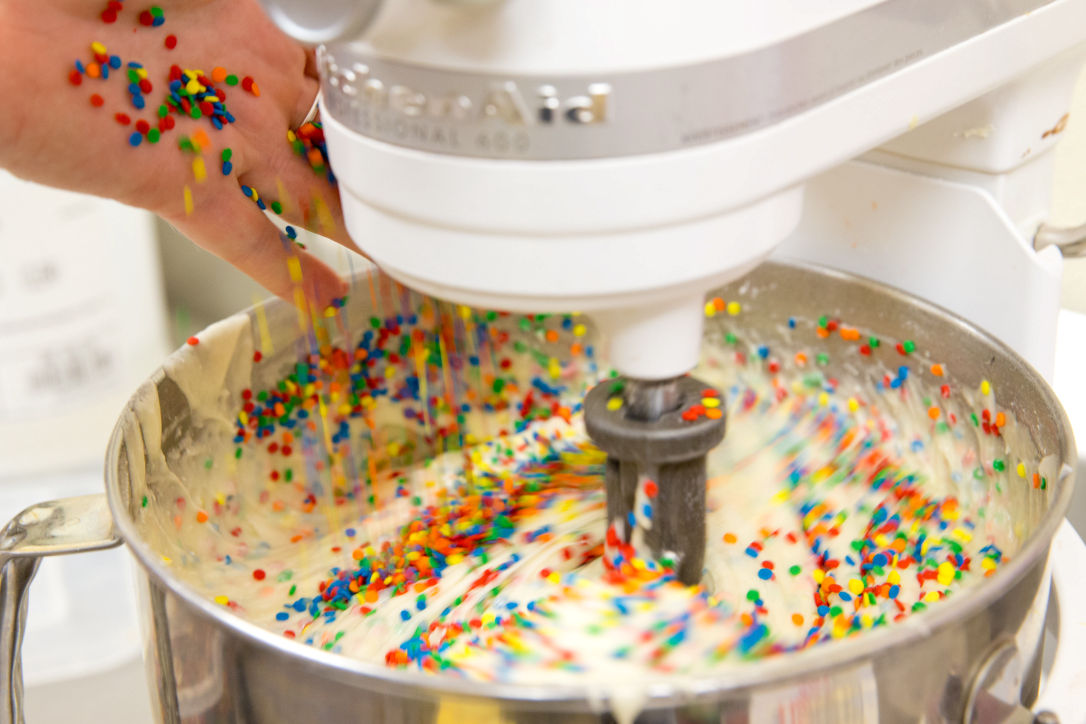 As cupcake fad fades, shops diversify with other treats As cupcake fad fades, shops diversify with other treats