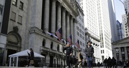 Wall Street slips following latest signs of slowing economy copy Wall Street slips following latest signs of slowing economy copy