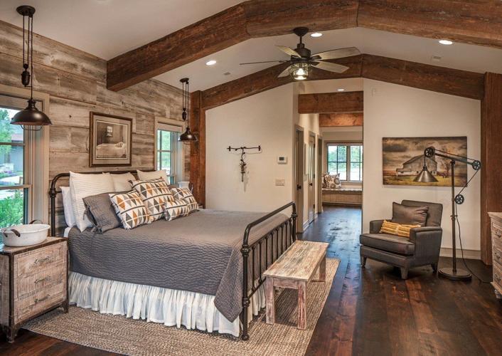 Guest bedroom