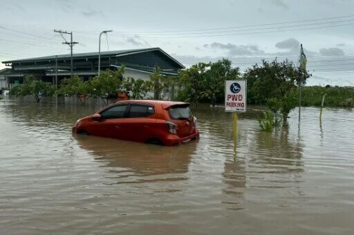 Thousands Flee Homes As Fierce Tropical Storm Batters Philippines ...