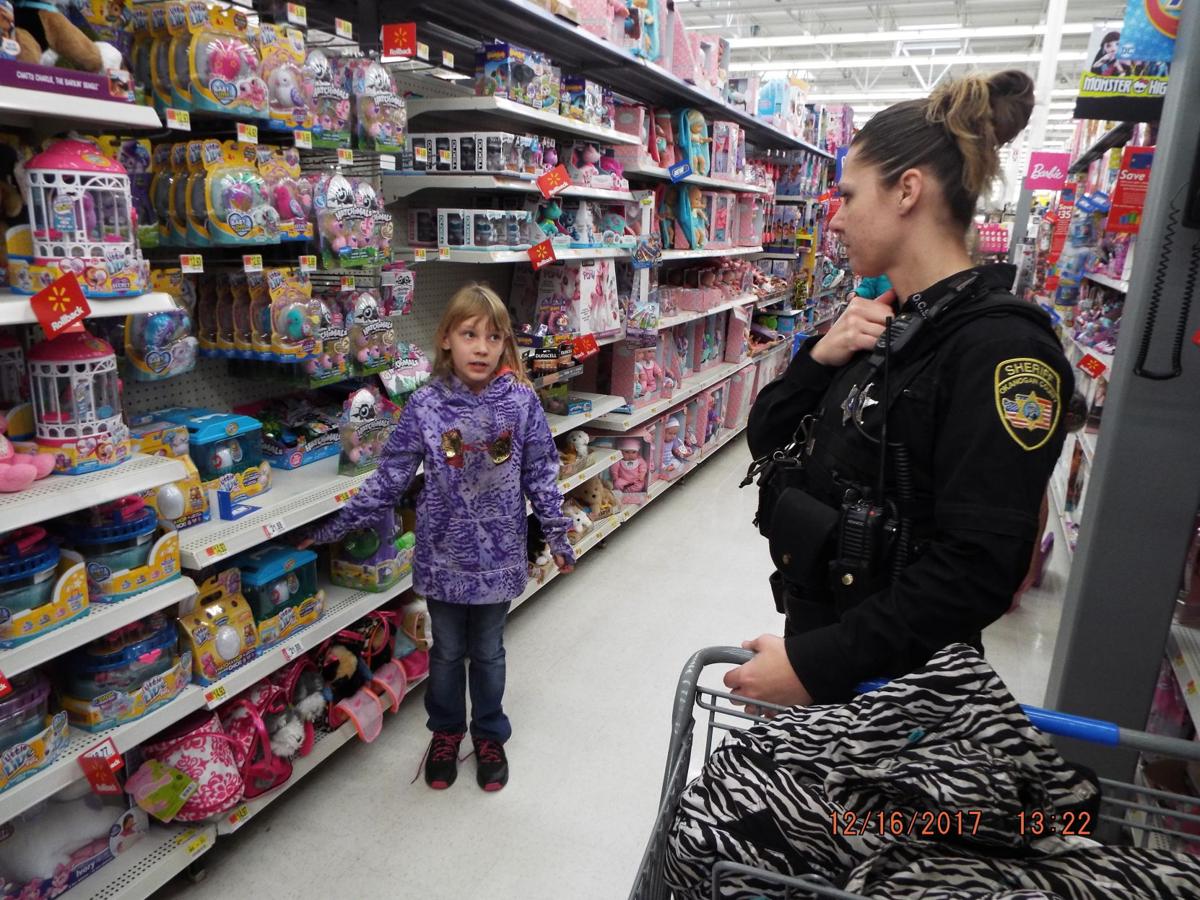 Shop With A Cop Is Dec 22 Community Omakchronicle Com