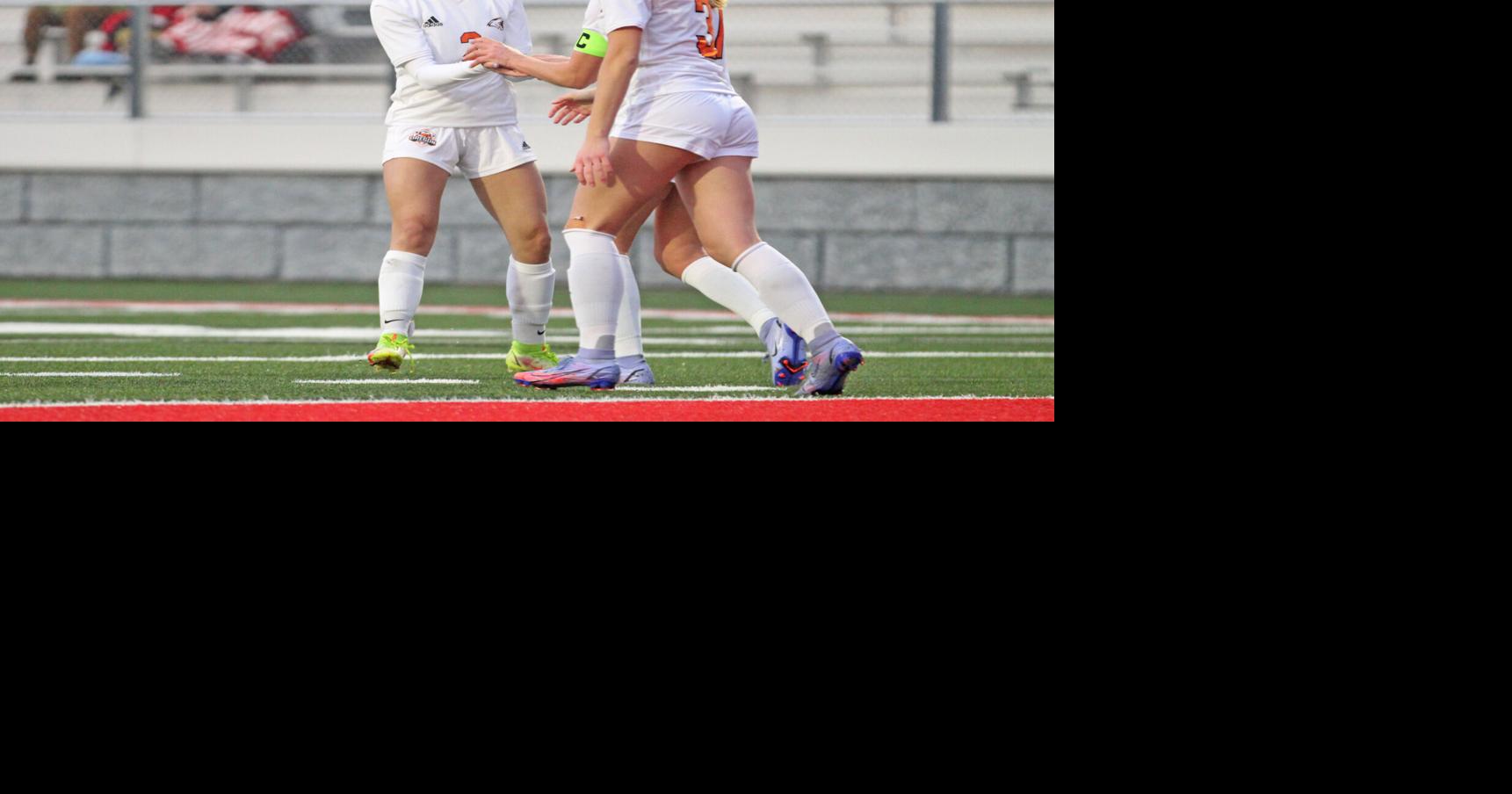 Girls soccer Oregon makes it 10 straight clean sheets in shutout win