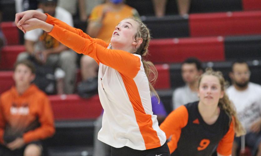 Volleyball Oregon gets clutch serving, but not enough in fiveset