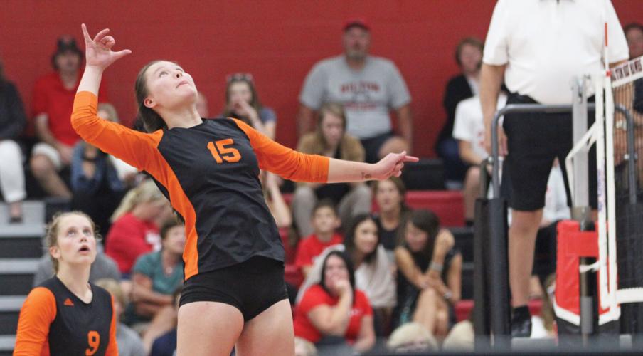 Volleyball Oregon gets clutch serving, but not enough in fiveset