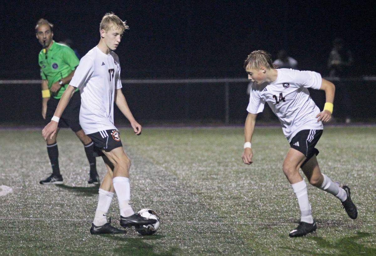 Boys soccer Oregon’s Liam Holtzen, Mac Hoelker named to Badger Large’s
