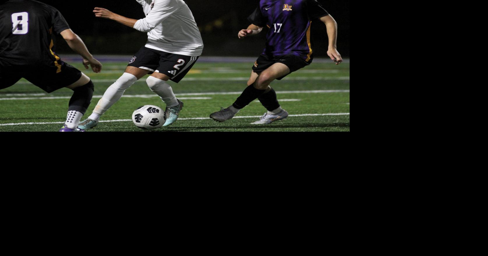 Boys soccer: Oregon can't capitalize on chances in loss to No. 4 DeForest