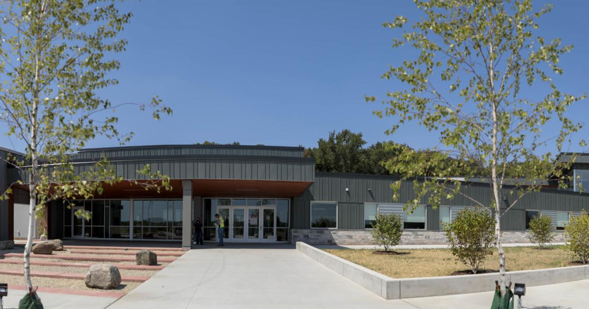4. Forest Edge Elementary School opens Archives