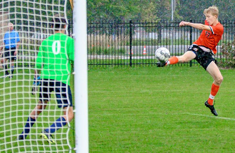 Boys soccer: Mac Hoelker helps Oregon roll past Racine Case