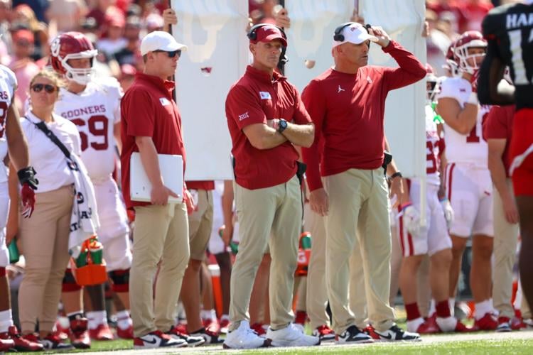 Brent Venables leads Sooners' defense to 206 win on road Sports