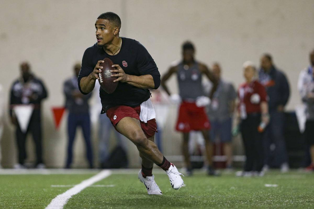 Oklahoma football: Jalen Hurts' numbers climb as Sooners reach 900