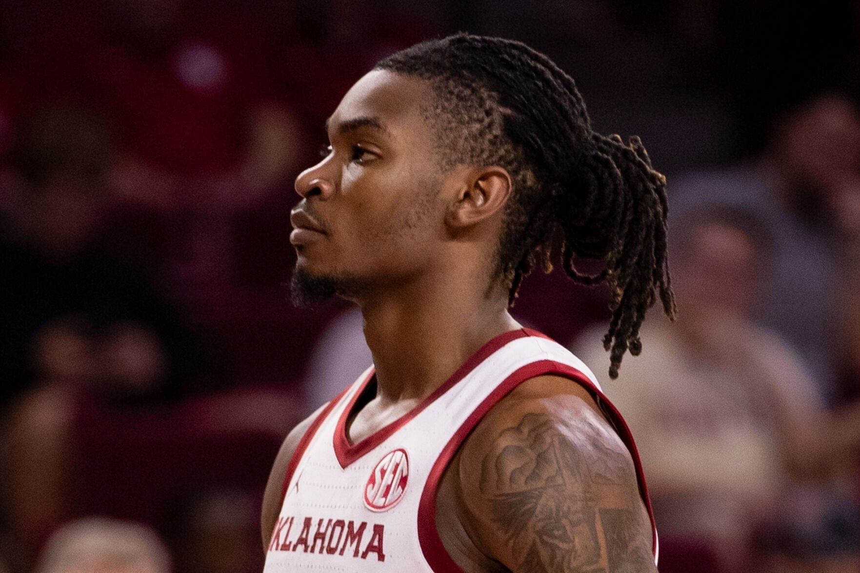 OU men's basketball's Jeff Nwanwko to enter transfer portal
