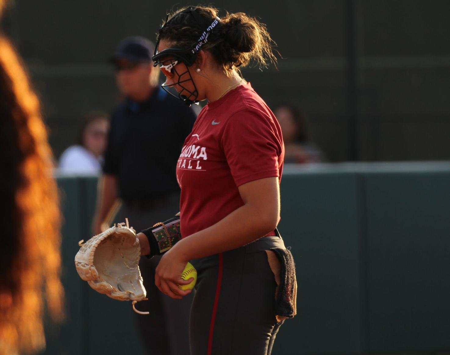 photos-ou-softball-takes-on-game-one-of-the-oklahoma-battle-series
