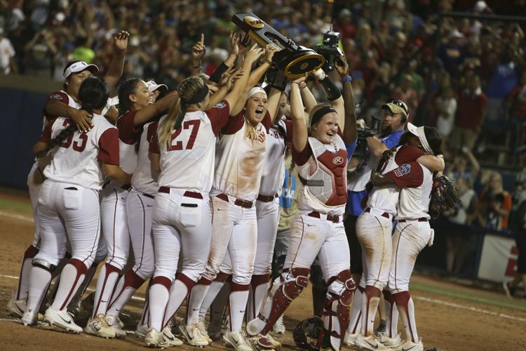 Sooners are presented with the trophy