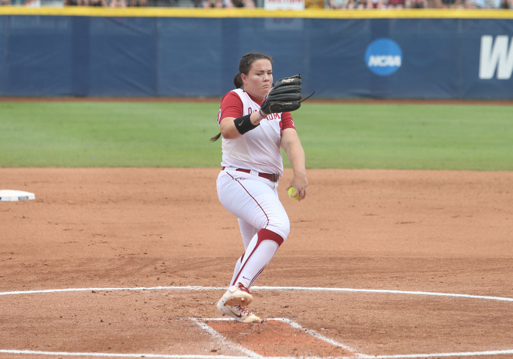 Oklahoma Softball Sooners fall to Washington in first game of WCWS, 2