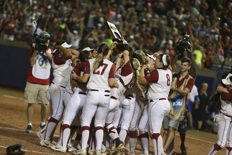 Sooners are presented with the trophy