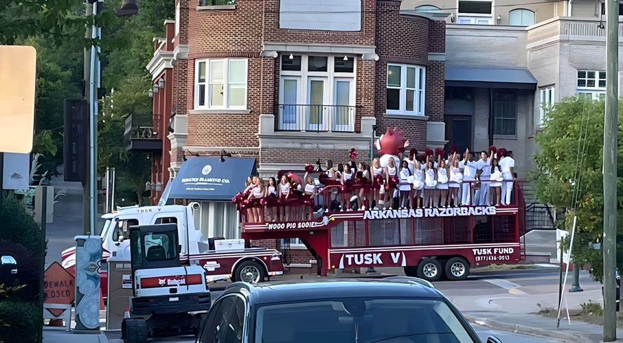 Arkansas cheerleaders