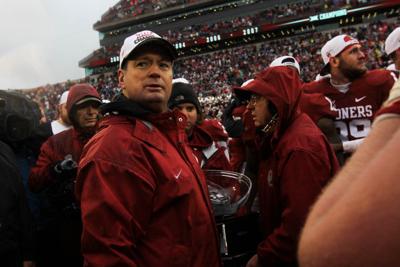 Head coach Bob Stoops