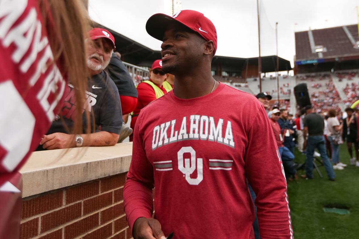 Sooners in the NFL: Former Oklahoma running back Adrian Peterson to fight  Le'Veon Bell in boxing match, per report, Sports